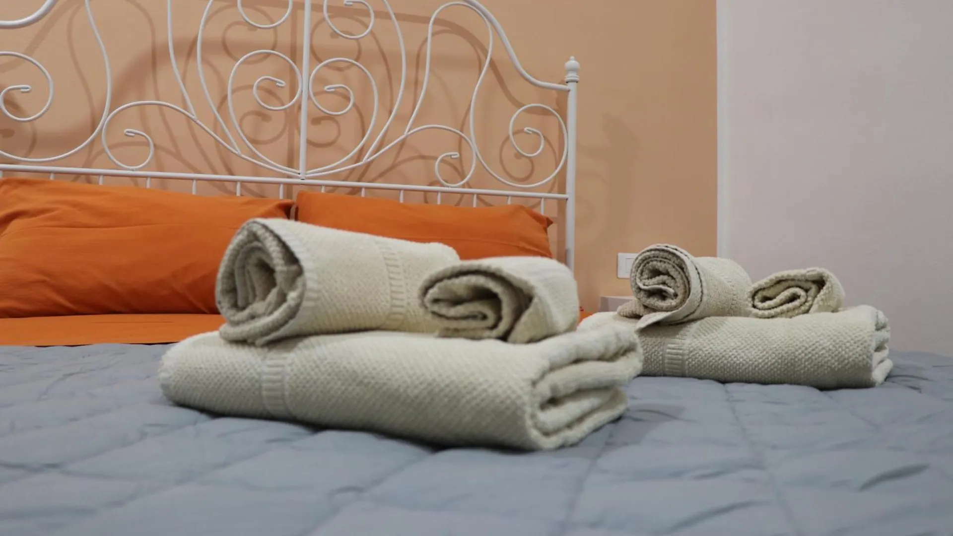 Bed and Breakfast Il Cortile 1940 Scicli 0*,  Italia
